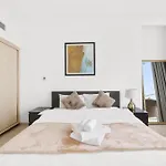 2 Bedroom With Direct Free Beach Access - Al Bateen Towers